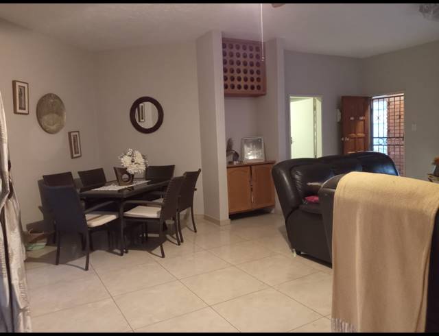 2 BEDROOM FLAT FOR SALE IN VANDERBIJLPARK CE 3